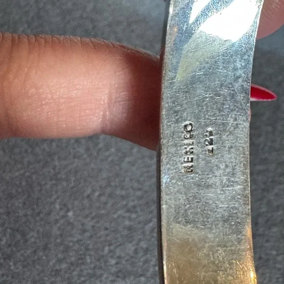 Vintage coral inlay Sterling silver hinged bracelet made in Mexico